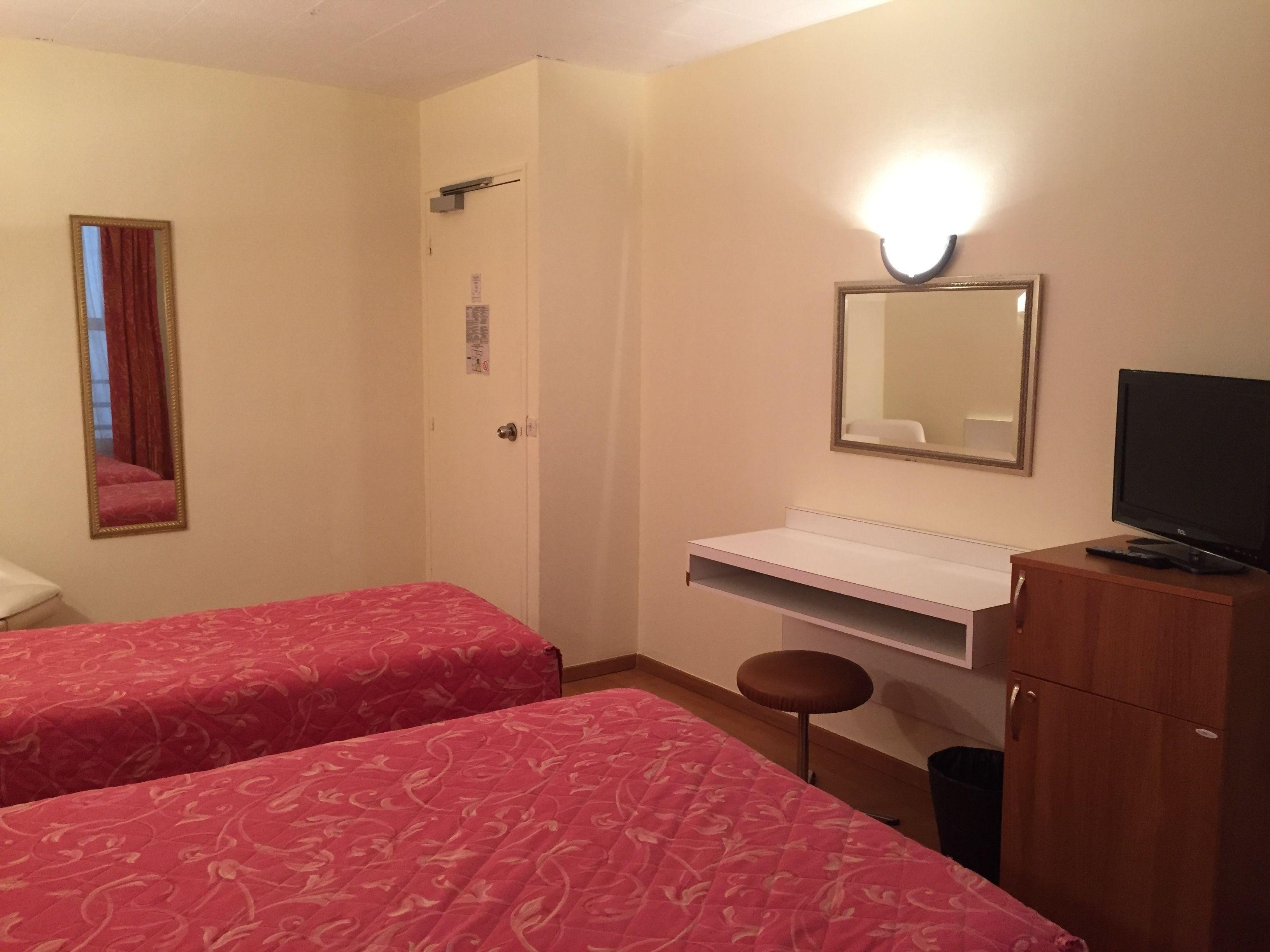 Des Pyrenees - Entre Bastille Et Nation Hotel 2*