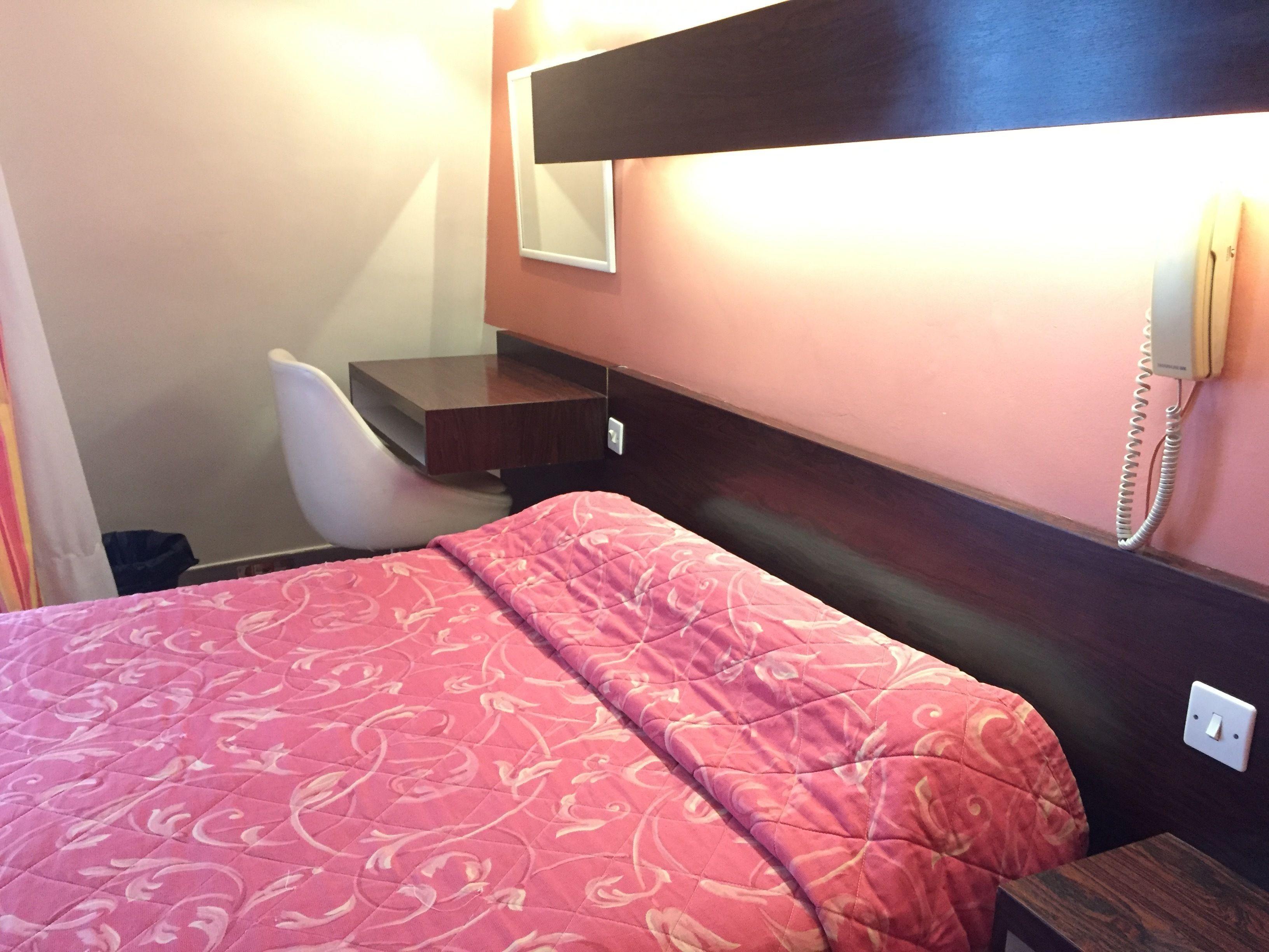 Hotel Des Pyrenees - Entre Bastille Et Nation