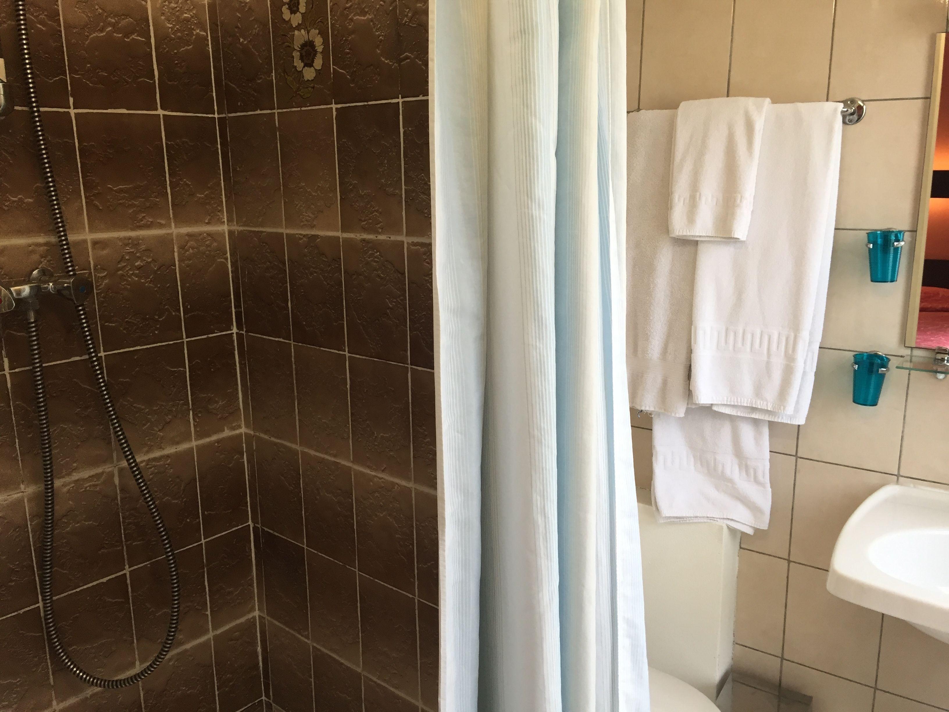 Hotel Des Pyrenees - Entre Bastille Et Nation