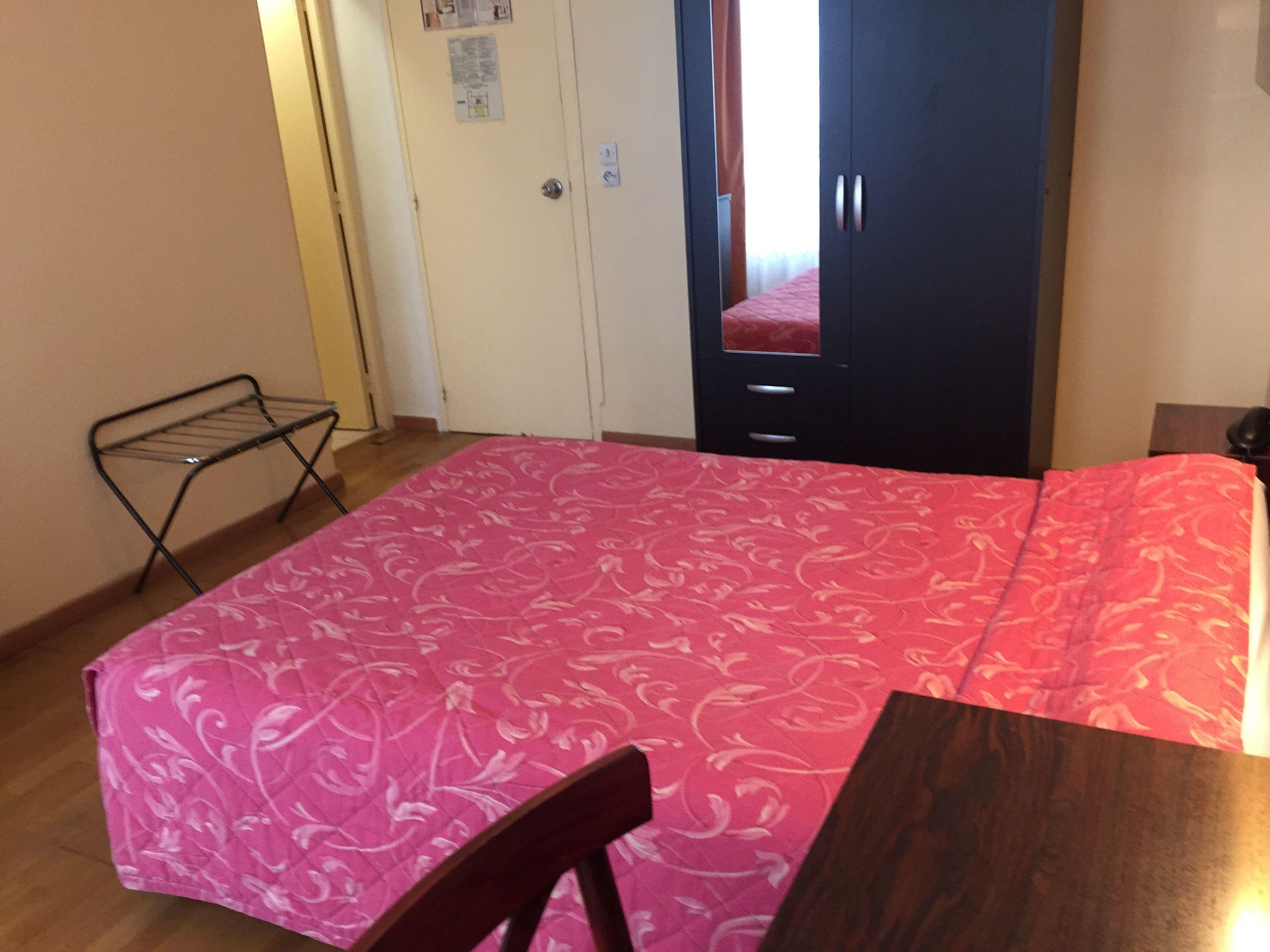 Des Pyrénées - Entre Bastille Et Nation 2*