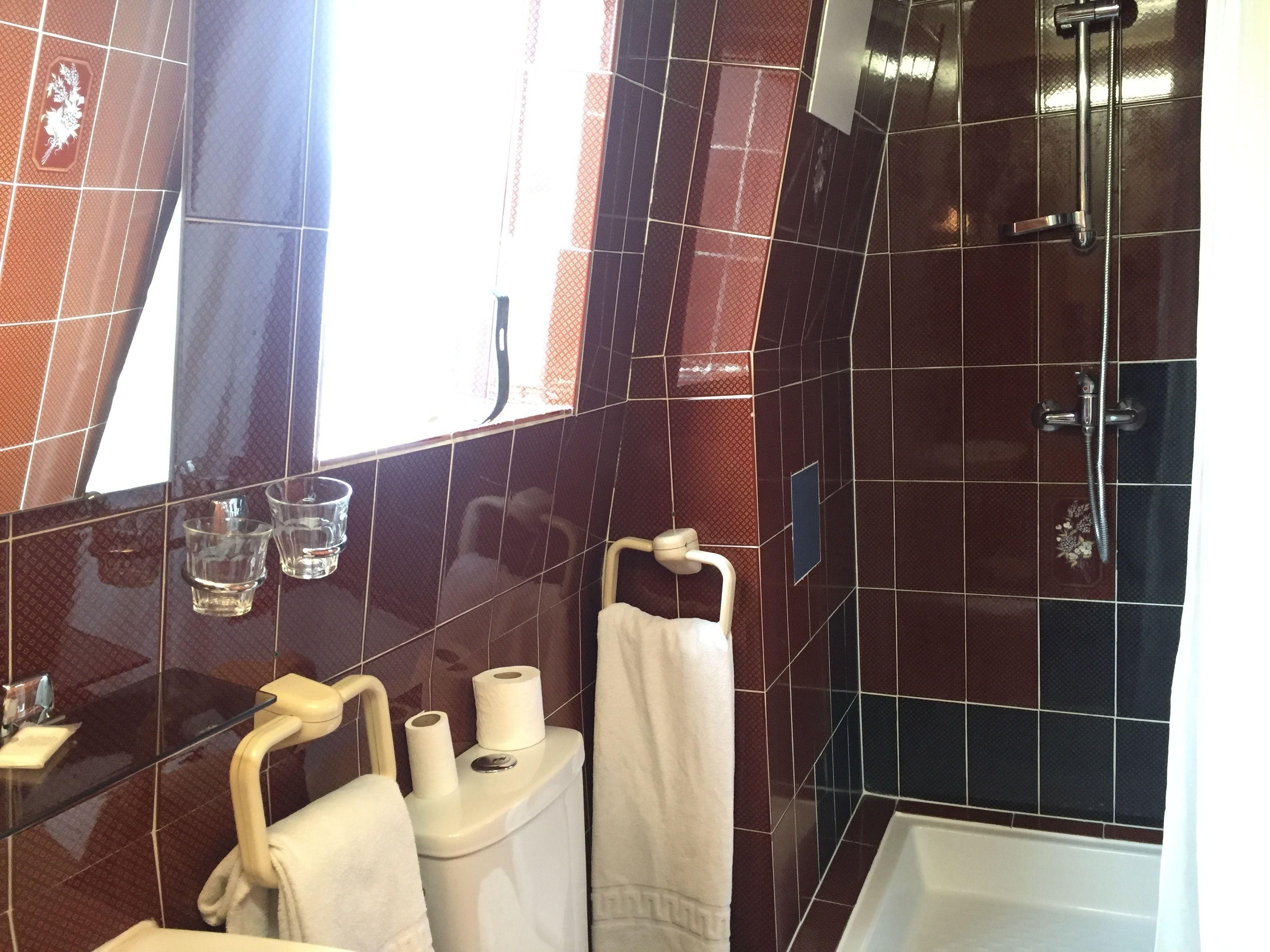 Hotel Des Pyrénées - Entre Bastille Et Nation 2*