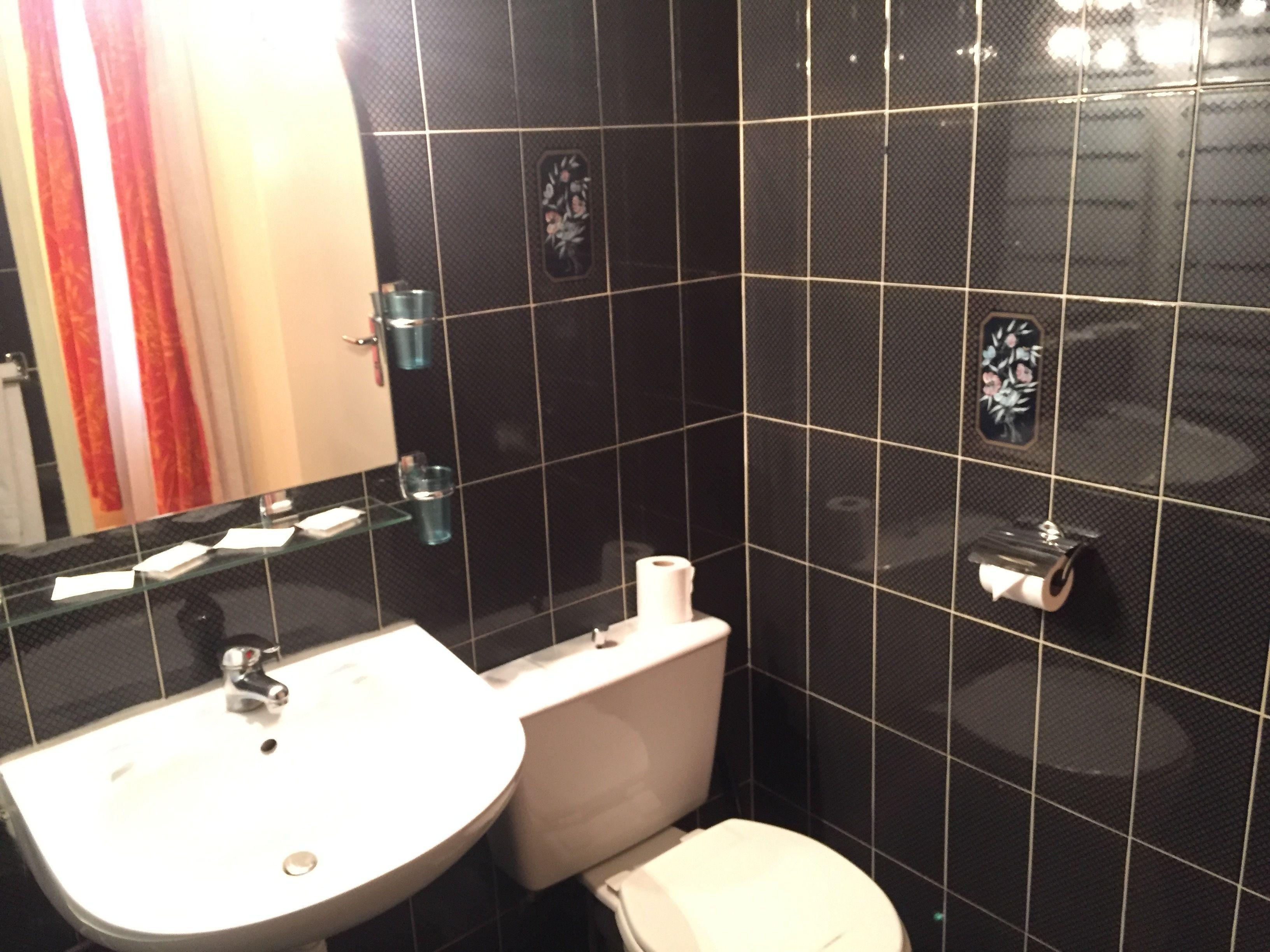 Des Pyrénées - Entre Bastille Et Nation