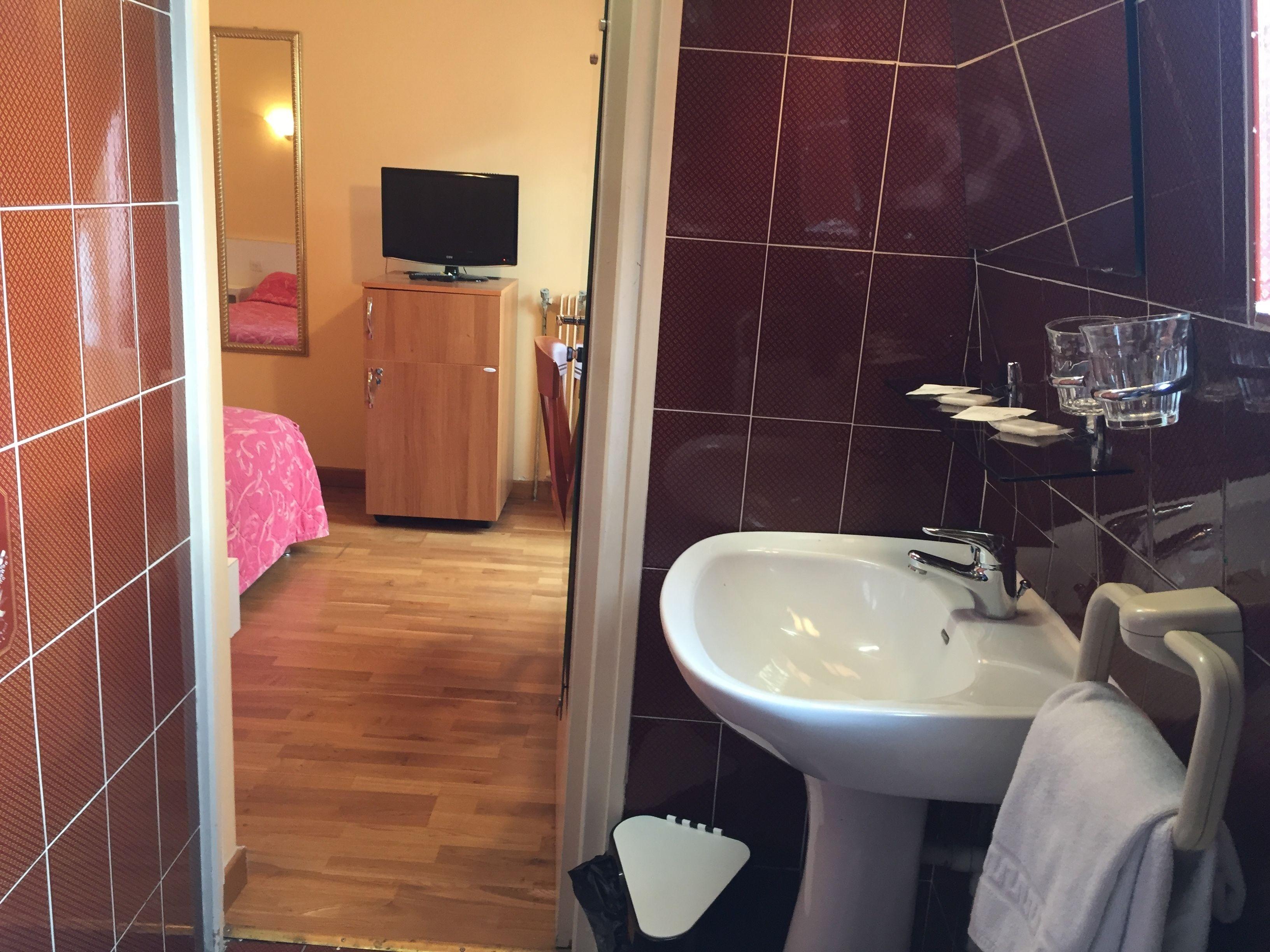 Hotel Des Pyrénées - Entre Bastille Et Nation Parigi